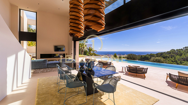Exklusive Immobilie auf Ibiza: Schlüsselfertige Luxusvilla mit Meerblick und voll ausgestattetem Smart-Home-System in Cas Mut zu verkaufen, Ibiza
