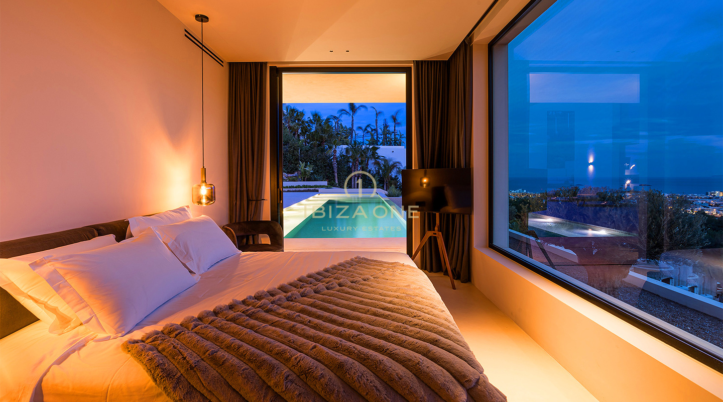 Proprietà di lusso a Ibiza: villa di lusso chiavi in mano con vista mare e domotica completa in vendita a Cas Mut, Ibiza