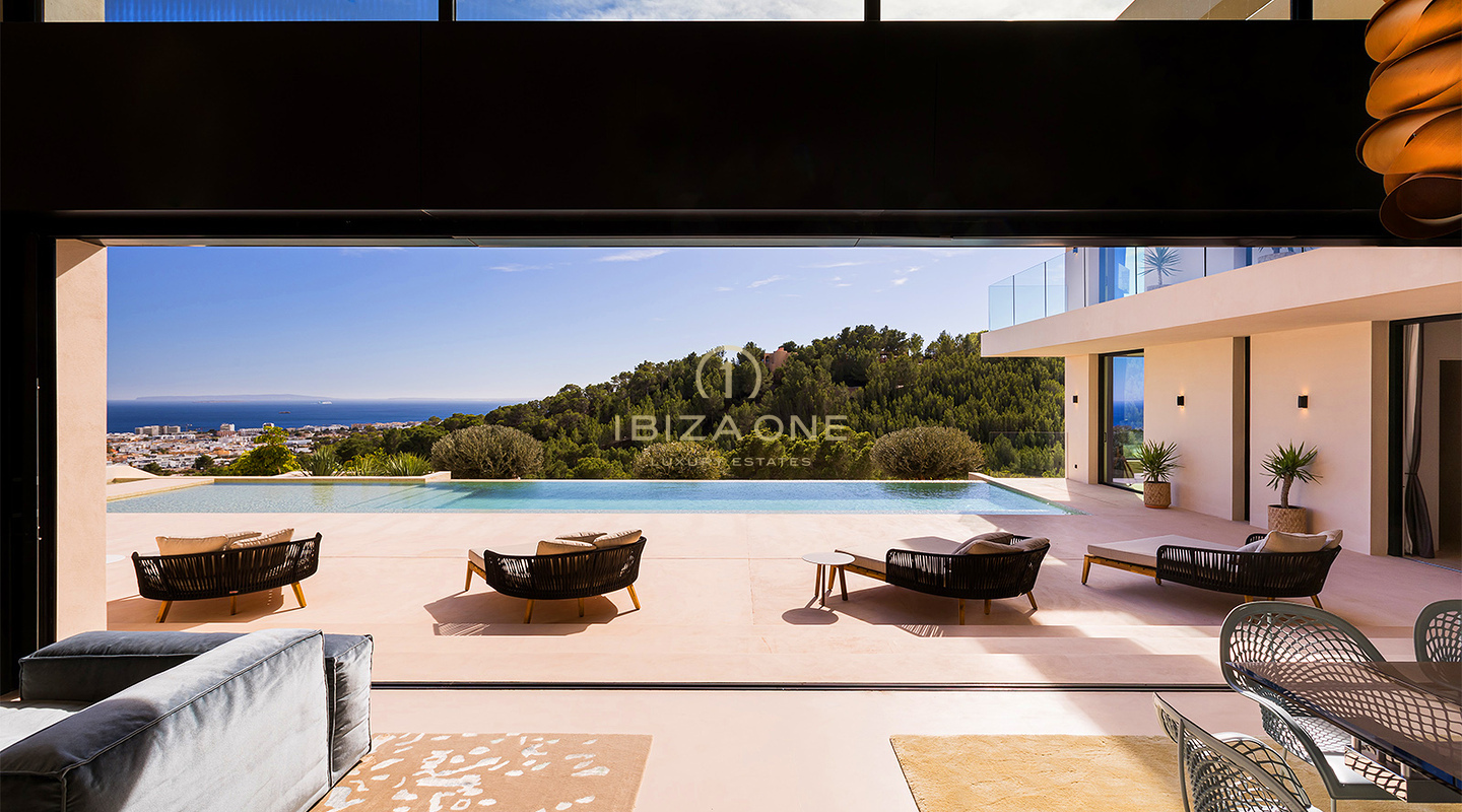 Exklusive Immobilie auf Ibiza: Schlüsselfertige Luxusvilla mit Meerblick und voll ausgestattetem Smart-Home-System in Cas Mut zu verkaufen, Ibiza