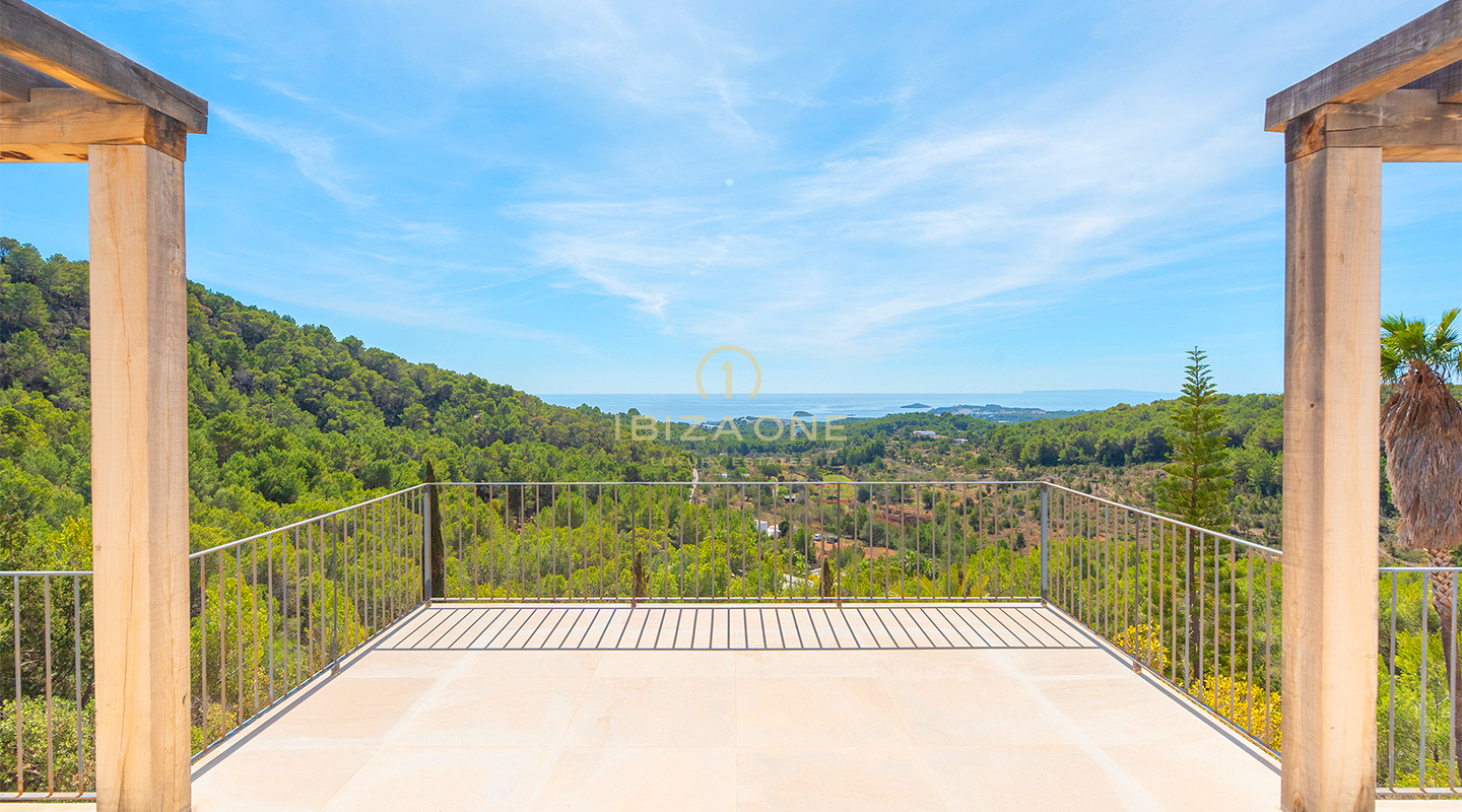 Propriété de luxe originale de Blakstad Design à vendre avec une vue fantastique sur la mer et le paysage, Ibiza