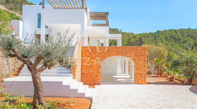 Originales Luxusanwesen Blakstad Design zu verkaufen mit fantastischem Meer- und Landschaftsblick, Ibiza
