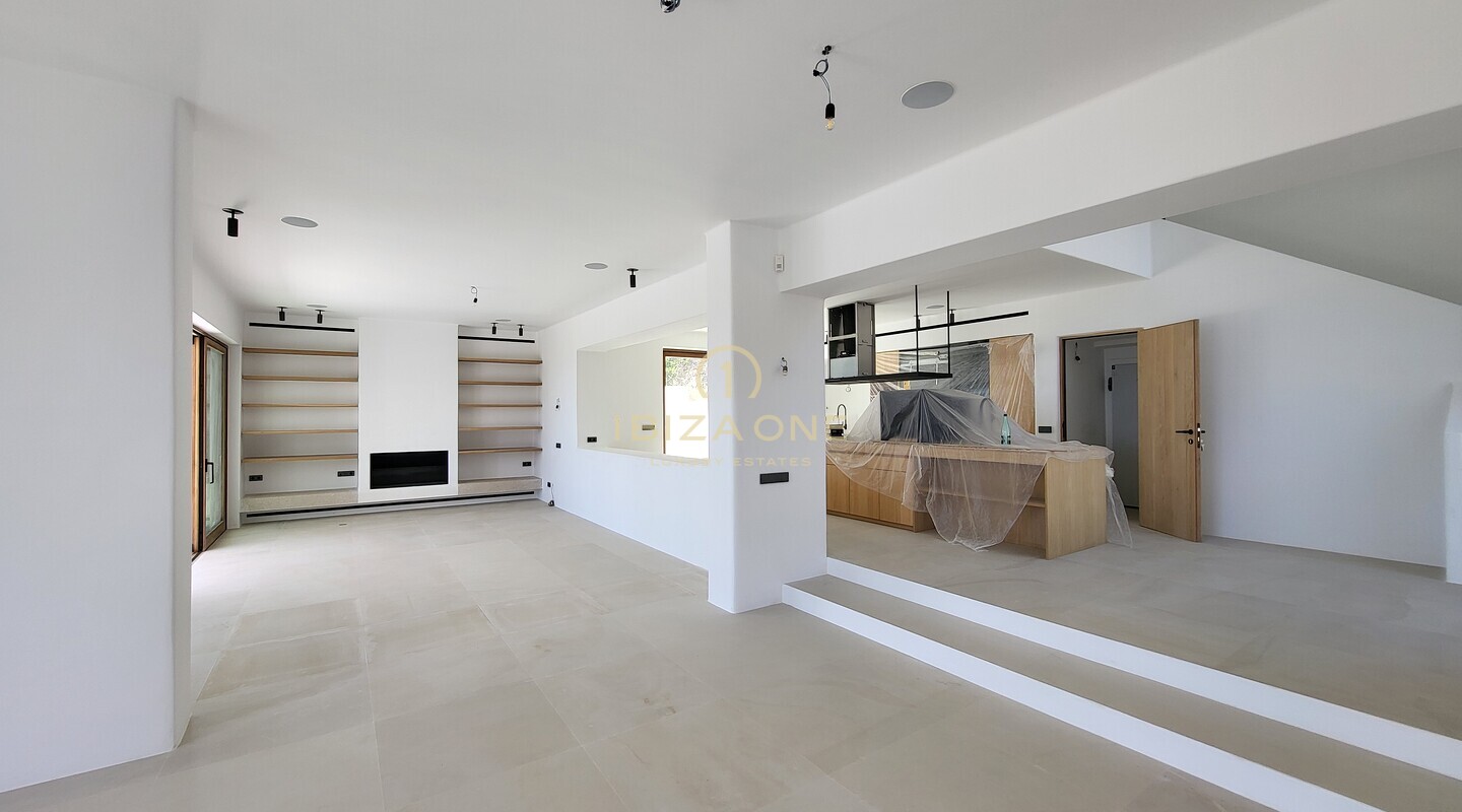 Origineel Blakstad Design luxe woning te koop met fantastisch uitzicht op zee en landschap, Ibiza