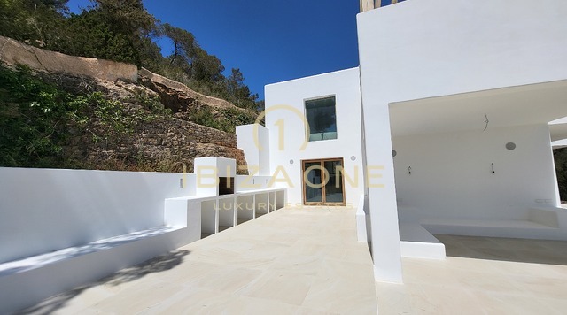 Originales Luxusanwesen Blakstad Design zu verkaufen mit fantastischem Meer- und Landschaftsblick, Ibiza