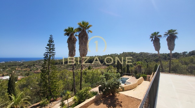 Propriété de luxe originale de Blakstad Design à vendre avec une vue fantastique sur la mer et le paysage, Ibiza
