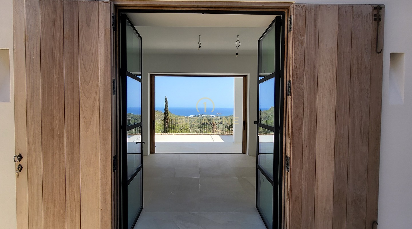 Origineel Blakstad Design luxe woning te koop met fantastisch uitzicht op zee en landschap, Ibiza
