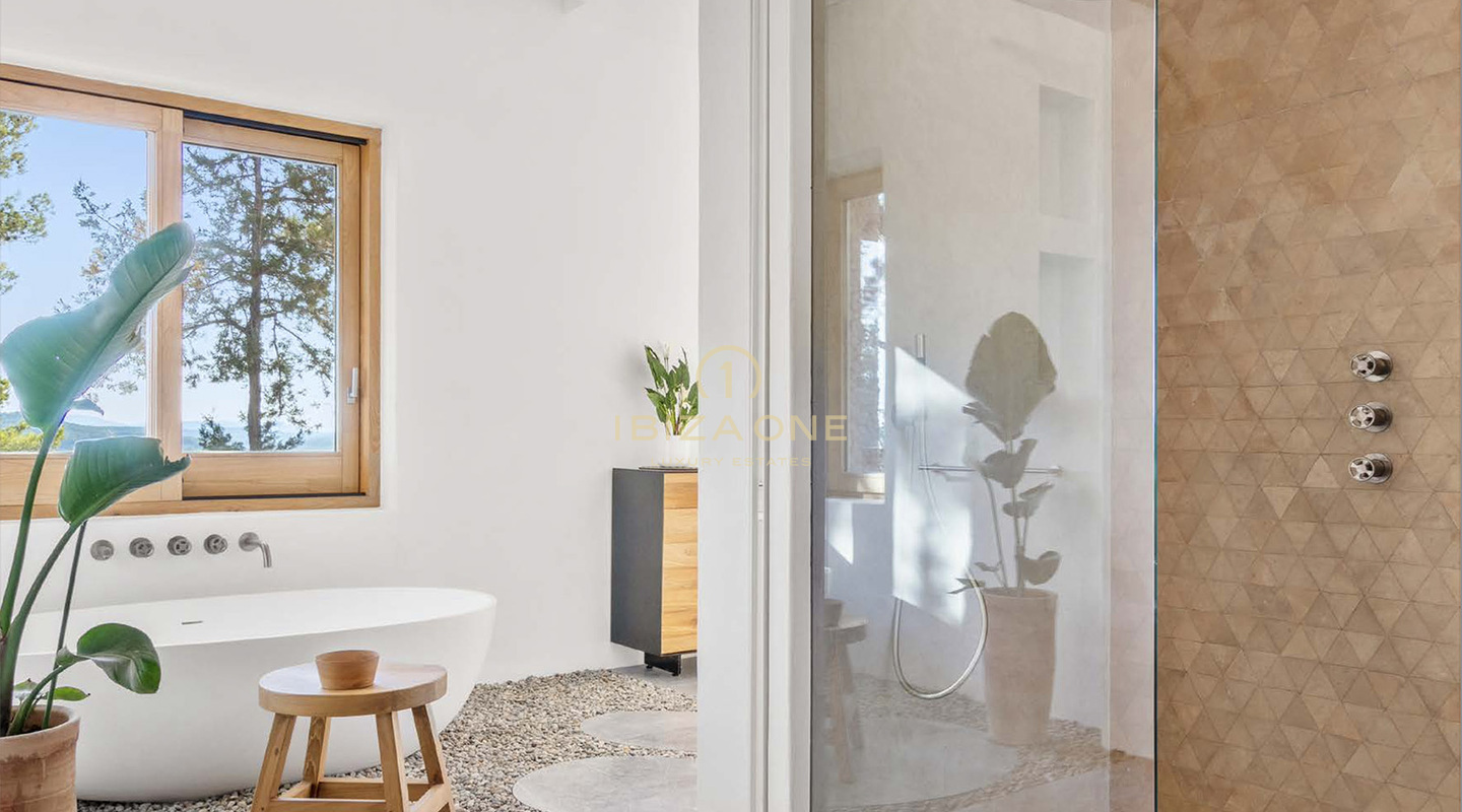 Belle propriété de style hacienda avec 2 piscines et une maison d'amis, vue mer et terre à vendre