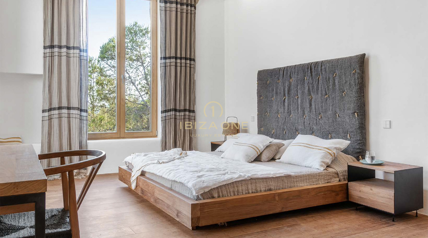 Belle propriété de style hacienda avec 2 piscines et une maison d'amis, vue mer et terre à vendre