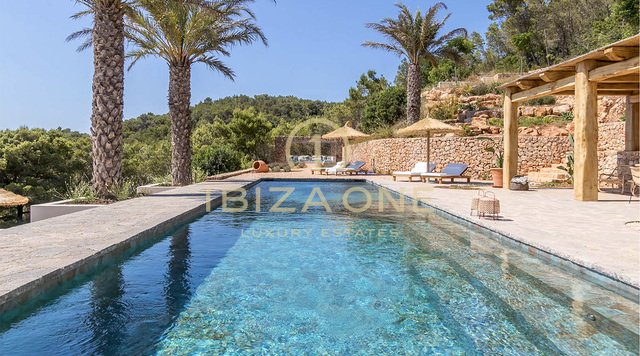 Beautiful hacienda style property with 2 pools and a guest house, sea and land views for sale