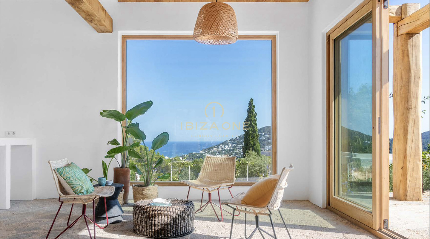 Belle propriété de style hacienda avec 2 piscines et une maison d'amis, vue mer et terre à vendre