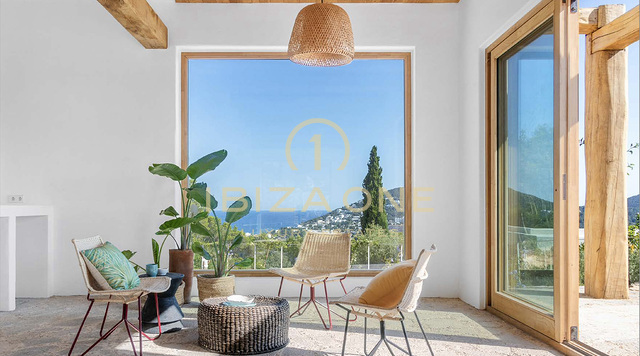 Belle propriété de style hacienda avec 2 piscines et une maison d'amis, vue mer et terre à vendre