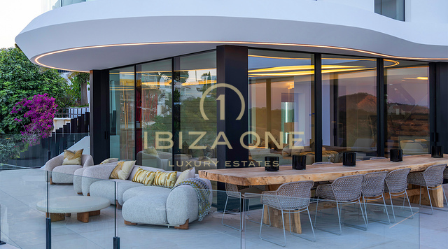 Extraordinary luxury property with sea views in an exclusive urbanization for sale, Ibiza