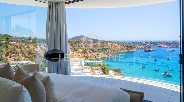 Straordinaria proprietà di lusso con vista sul mare in un'urbanizzazione esclusiva in vendita, Ibiza