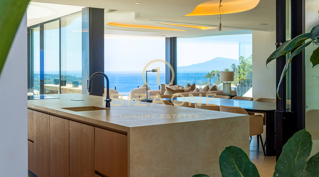 Buitengewoon luxe onroerend goed met uitzicht op zee in een exclusieve urbanisatie te koop, Ibiza