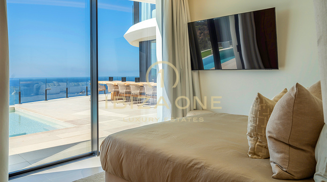 Propriété de luxe extraordinaire avec vue sur la mer dans une urbanisation exclusive à vendre, Ibiza
