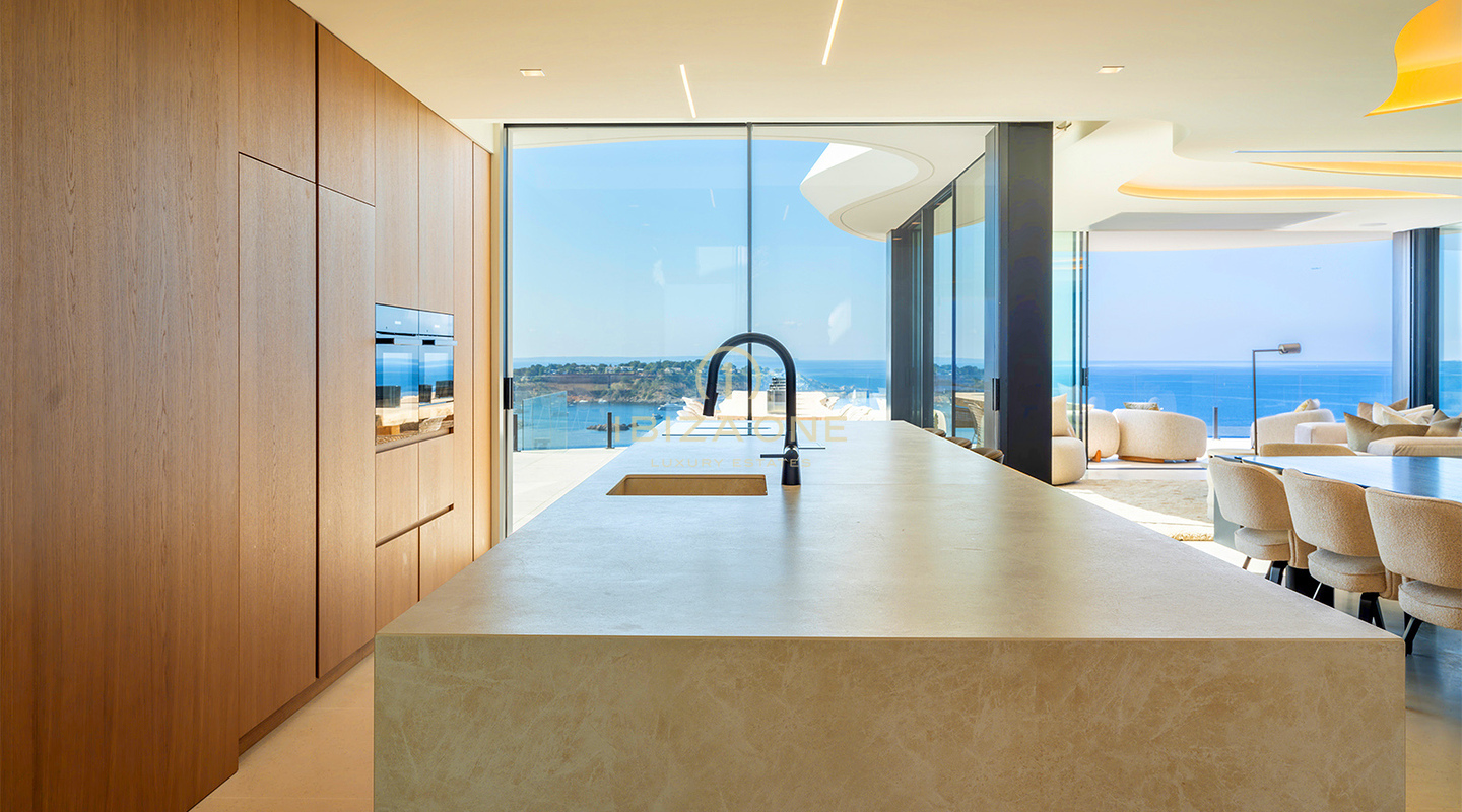 Straordinaria proprietà di lusso con vista sul mare in un'urbanizzazione esclusiva in vendita, Ibiza