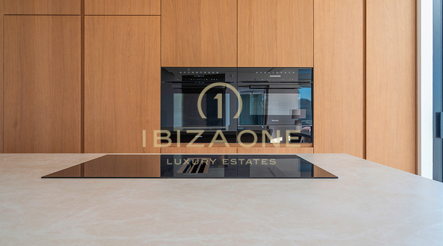 Straordinaria proprietà di lusso con vista sul mare in un'urbanizzazione esclusiva in vendita, Ibiza