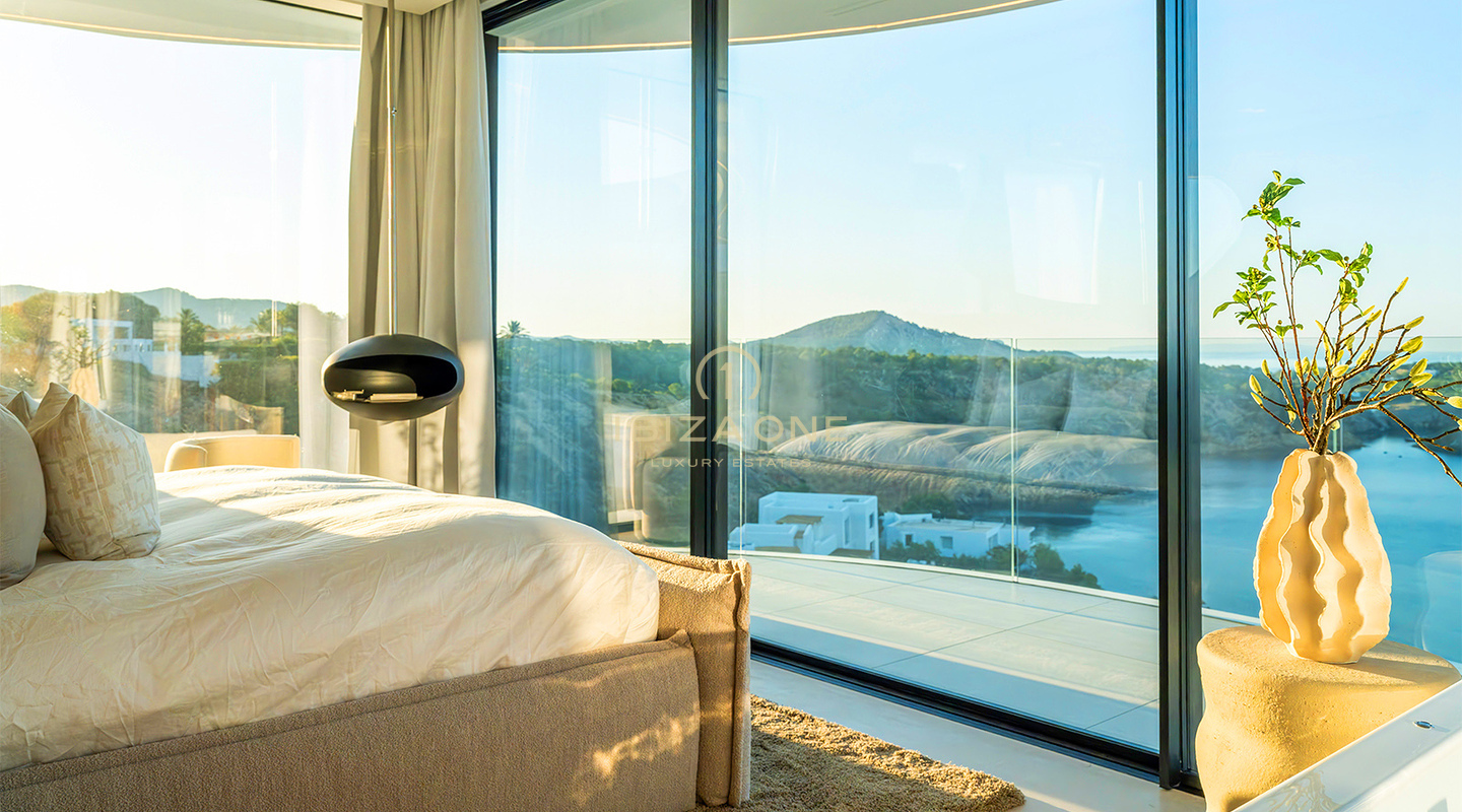 Buitengewoon luxe onroerend goed met uitzicht op zee in een exclusieve urbanisatie te koop, Ibiza