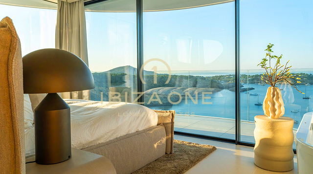 Buitengewoon luxe onroerend goed met uitzicht op zee in een exclusieve urbanisatie te koop, Ibiza