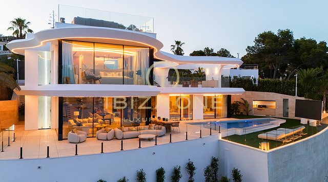 Propriété de luxe extraordinaire avec vue sur la mer dans une urbanisation exclusive à vendre, Ibiza