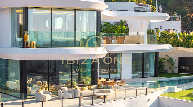 Straordinaria proprietà di lusso con vista sul mare in un'urbanizzazione esclusiva in vendita, Ibiza