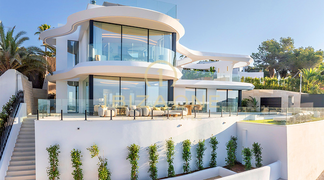 Straordinaria proprietà di lusso con vista sul mare in un'urbanizzazione esclusiva in vendita, Ibiza