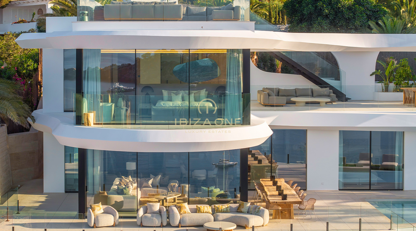 Straordinaria proprietà di lusso con vista sul mare in un'urbanizzazione esclusiva in vendita, Ibiza