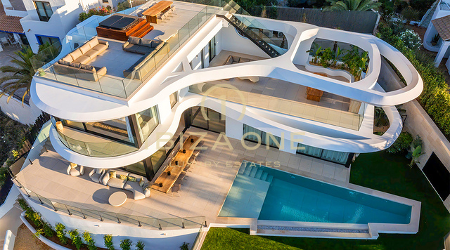 Propriété de luxe extraordinaire avec vue sur la mer dans une urbanisation exclusive à vendre, Ibiza