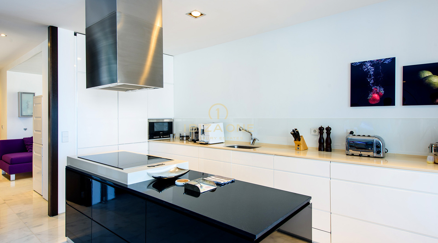 Lussuoso appartamento Es Pouet con vista mare e vista Dalt Vila in vendita, Ibiza