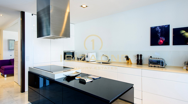 Appartement luxueux à Es Pouet avec vue sur la mer et Dalt Vila à vendre, Ibiza