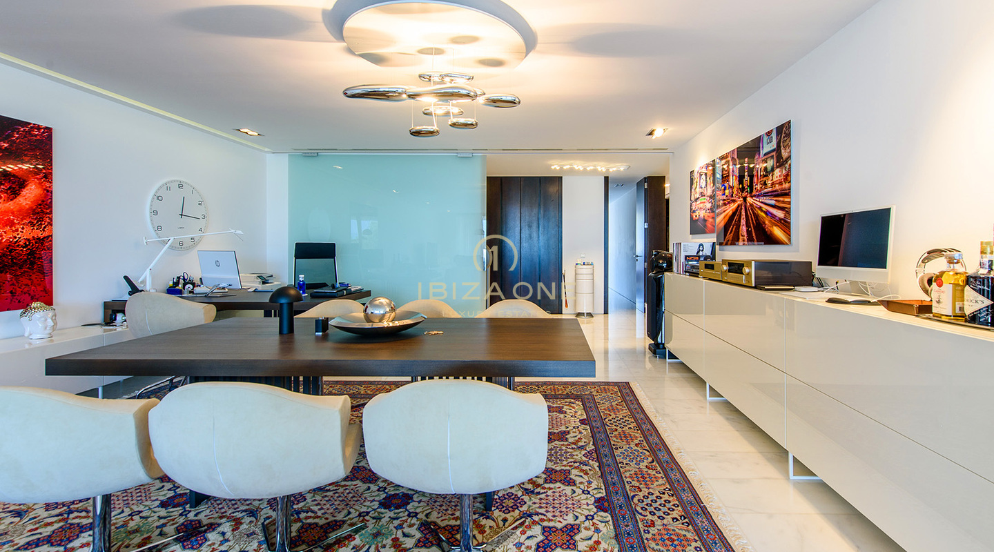 Appartement luxueux à Es Pouet avec vue sur la mer et Dalt Vila à vendre, Ibiza