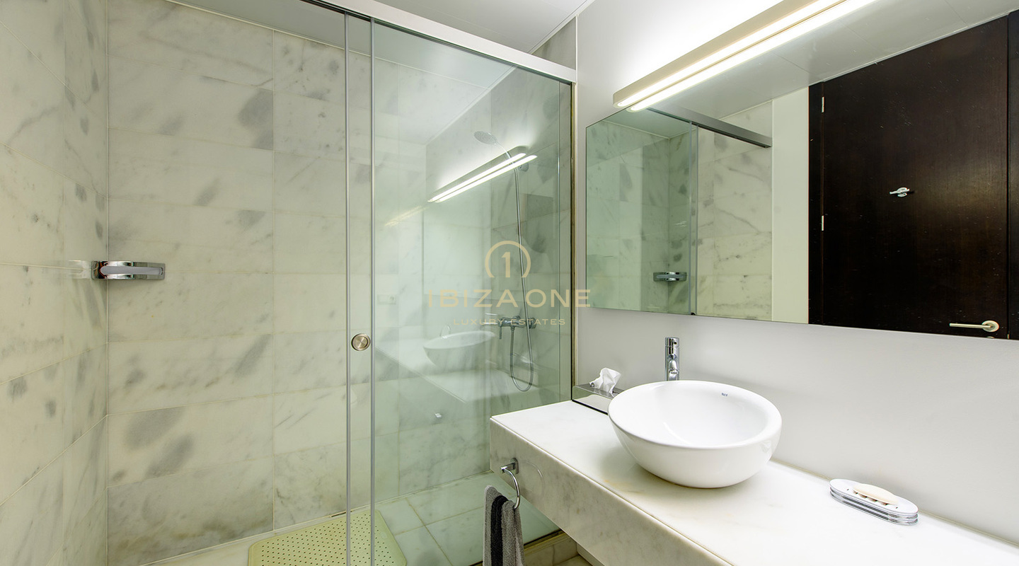 Luxuriöses Es Pouet-Apartment mit Meerblick und Blick auf Dalt Vila zu verkaufen, Ibiza