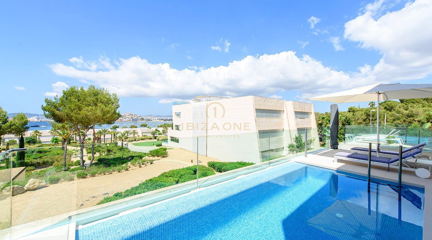 Lussuoso appartamento Es Pouet con vista mare e vista Dalt Vila in vendita, Ibiza