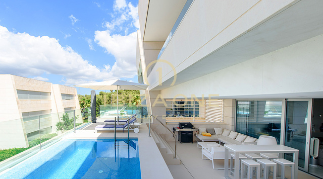 Lujoso apartamento en Es Pouet con vistas al mar y a Dalt Vila en venta, Ibiza