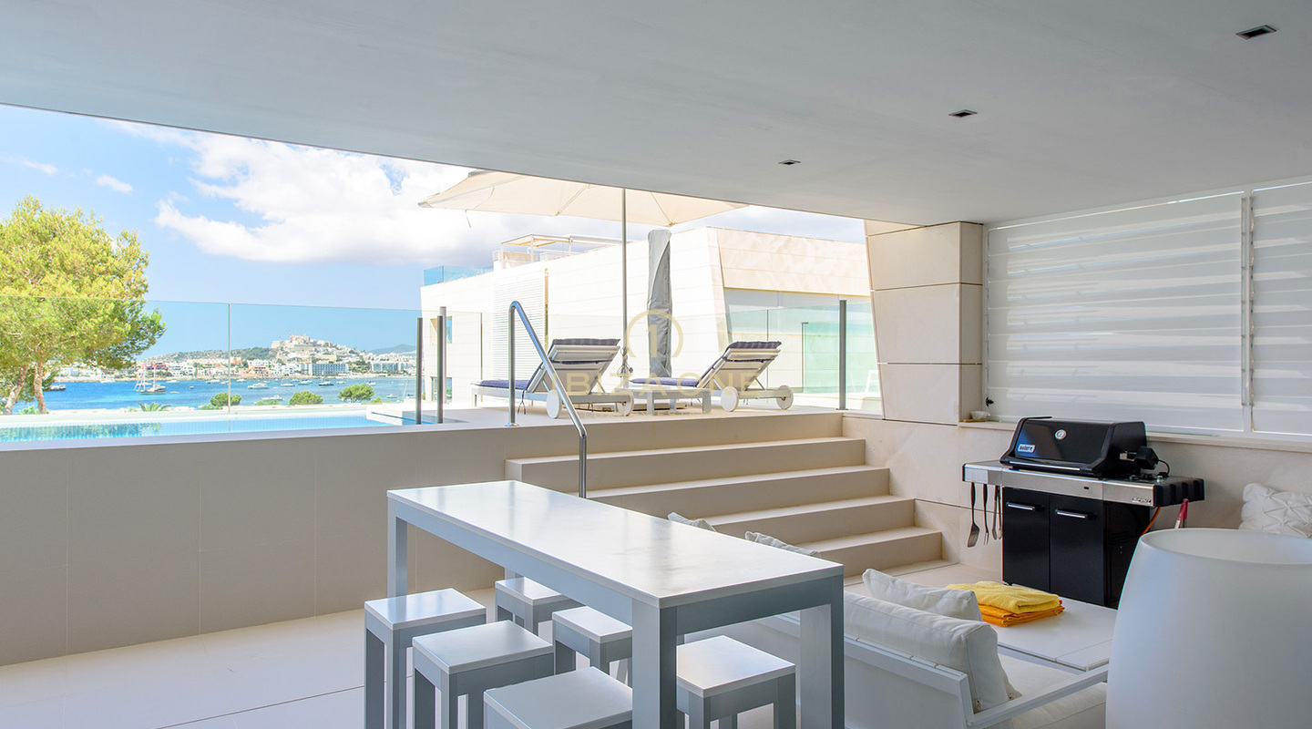 Lujoso apartamento en Es Pouet con vistas al mar y a Dalt Vila en venta, Ibiza