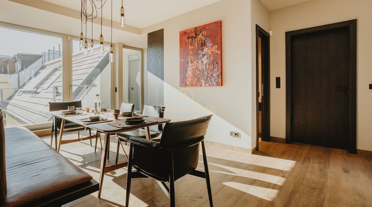 Voll ausgestattete Luxus-Penthouse-Wohnung mit angrenzendem Gästeapartment und atemberaubender Dachterrasse mit Blick auf die Golgatha-Kirche und den Fernsehturm in Berlin zu verkaufen, Deutschland