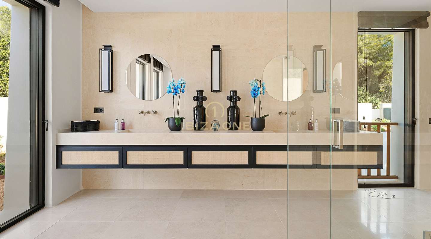 Ampia villa di lusso di nuova costruzione Blakstad-Design con vista sul mare e sul centro storico di Dalt Vila in vendita, Ibiza