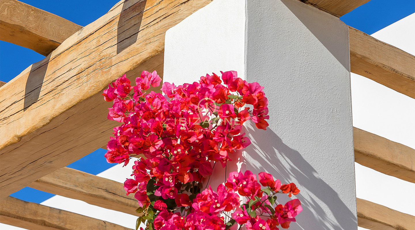 Spacieuse villa de luxe Blakstad-Design nouvellement construite avec vue sur la mer et la vieille ville de Dalt Vila à vendre, Ibiza