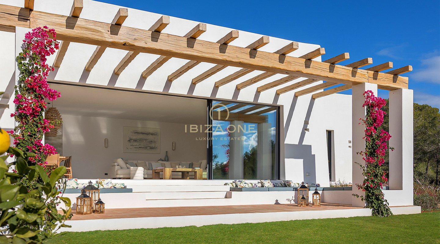 Ampia villa di lusso di nuova costruzione Blakstad-Design con vista sul mare e sul centro storico di Dalt Vila in vendita, Ibiza