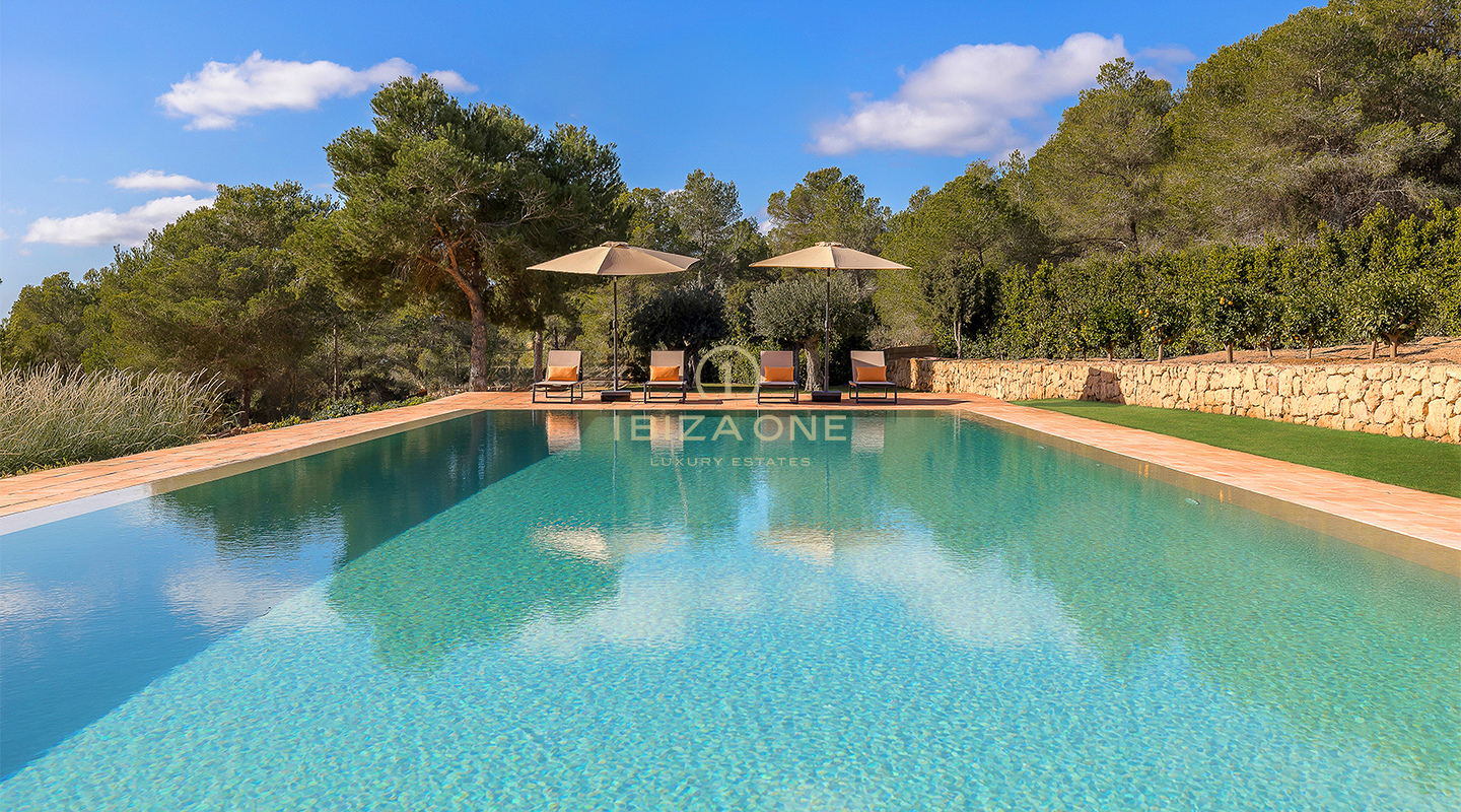 Ampia villa di lusso di nuova costruzione Blakstad-Design con vista sul mare e sul centro storico di Dalt Vila in vendita, Ibiza