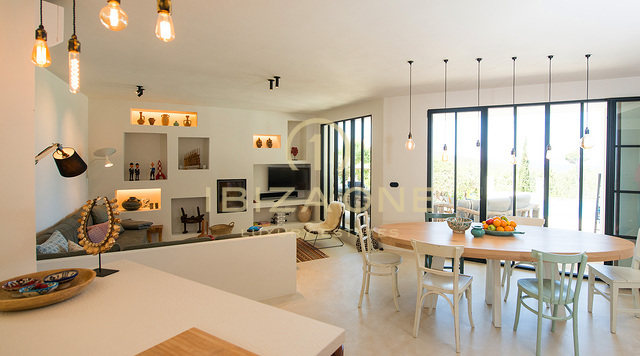 Moderne, renovierte Luxus Villa mit Meerblick und touristischer Vermietlizenz zum Verkauf