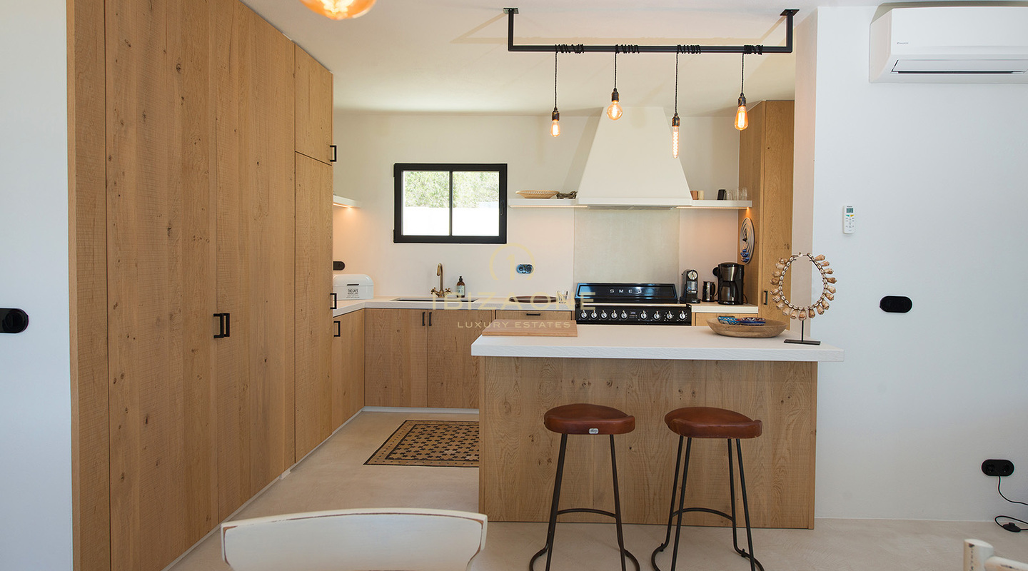 Moderne, renovierte Luxus Villa mit Meerblick und touristischer Vermietlizenz zum Verkauf