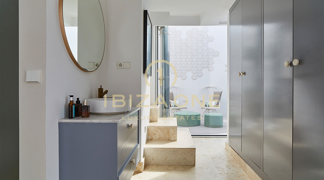 Maison de ville de luxe moderne clé en main à vendre à Illa Plana, Ibiza - Maison de ville de luxe moderne clé en main à louer à Illa Plana, Ibiza
