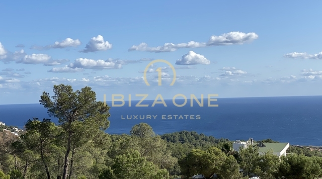 Lizenz für eine Luxusvilla auf einem der höchsten Punkte nahe Ibiza mit fantastischem Grundstück, Meerblick und Blick auf Ibizas Altstadt – der Rohbau steht bereits – 20m Pool zu verkaufen, Ibiza