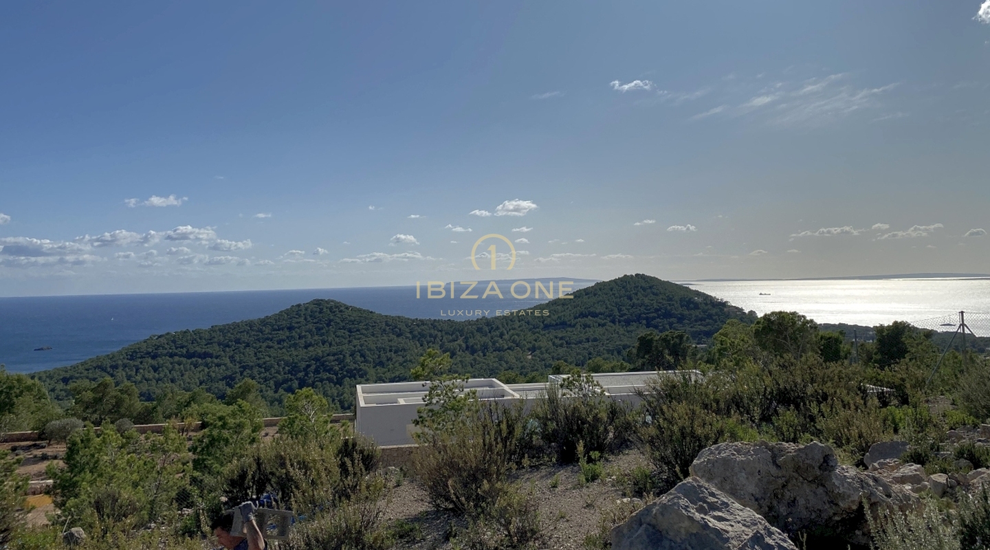 License for a luxury villa on one of the highest points near Ibiza with fantastic land, sea views and views of Ibiza Old Town - the shell is already in place - 20m pool for sale, Ibiza