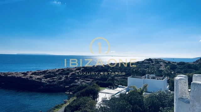 Primo progetto di lusso fronte mare con 3 moderne ville di lusso e 3 piscine in vendita, Ibiza - Cap Martinet - Primo progetto di lusso fronte mare con 3 moderne ville di lusso e 3 piscine in affitto, Ibiza - Cap Martinet