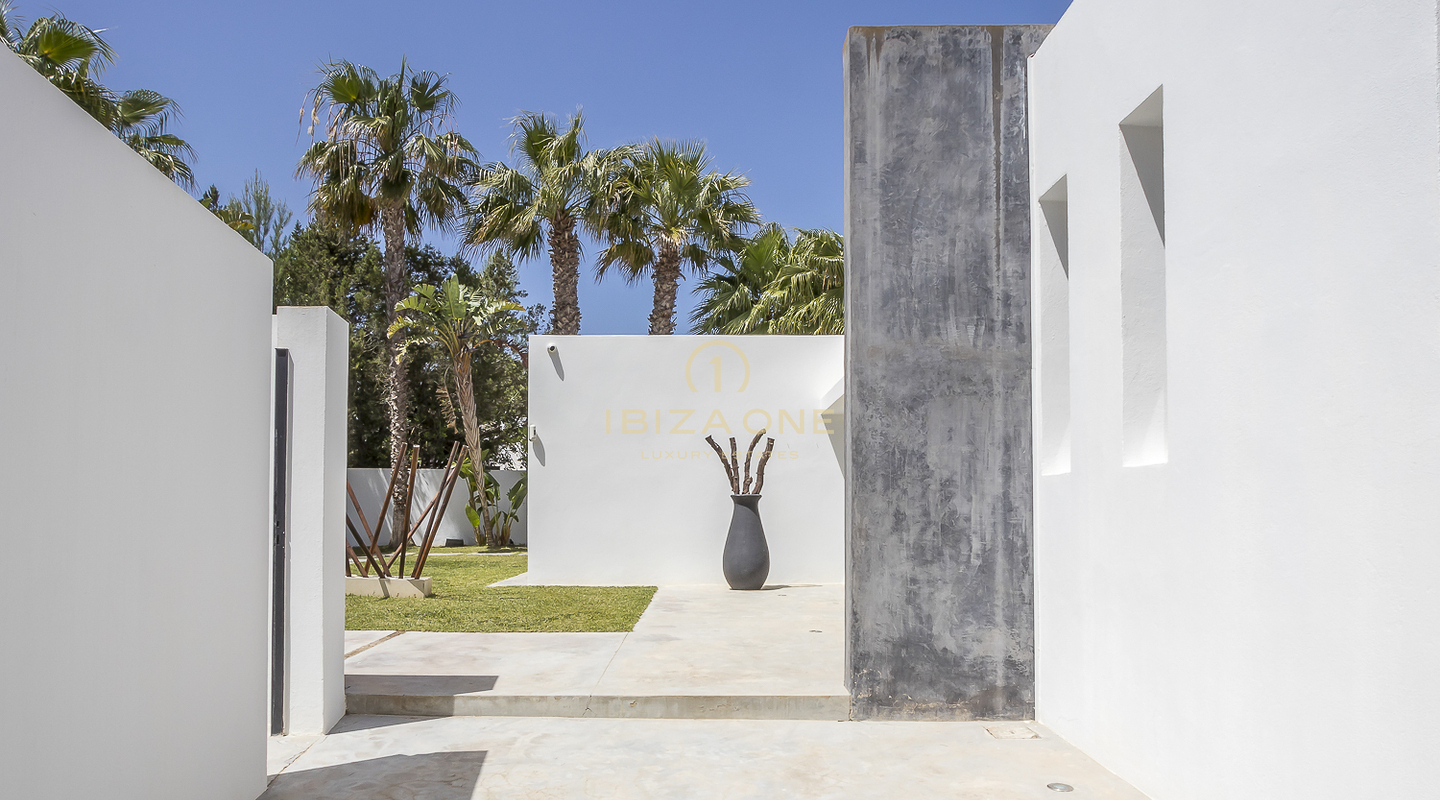 Moderna villa di lusso circondata da un giardino tropicale in vendita, Ibiza - Moderna villa di lusso circondata da un giardino tropicale in affitto, Ibiza