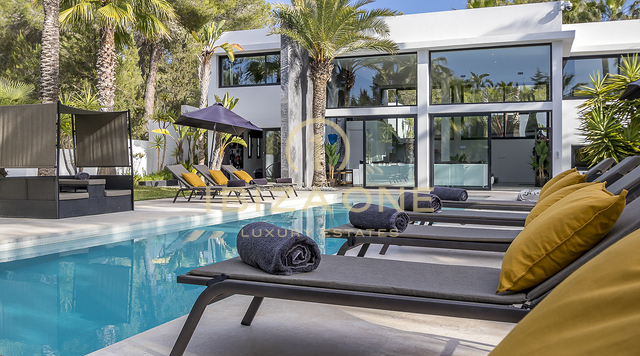 Moderne Luxusvilla umgeben von einem tropischen Garten zu verkaufen, Ibiza – Moderne Luxusvilla umgeben von einem tropischen Garten zu vermieten, Ibiza