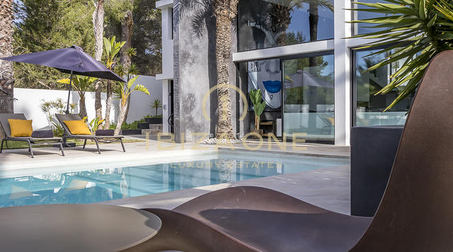 Villa de luxe moderne entourée d'un jardin tropical à vendre, Ibiza - Villa de luxe moderne entourée d'un jardin tropical à louer, Ibiza