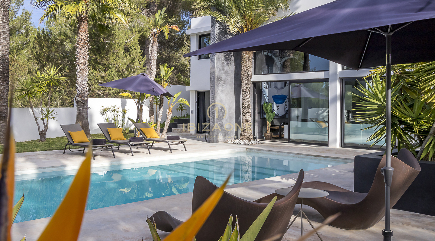 Moderne luxe villa omgeven door een tropische tuin te koop, Ibiza - Moderne luxe villa omgeven door een tropische tuin te huur, Ibiza