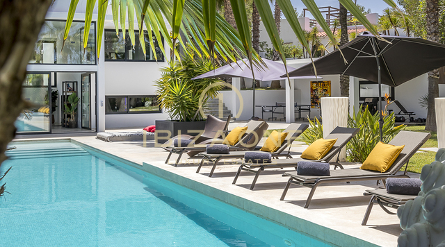 Moderne luxe villa omgeven door een tropische tuin te koop, Ibiza - Moderne luxe villa omgeven door een tropische tuin te huur, Ibiza
